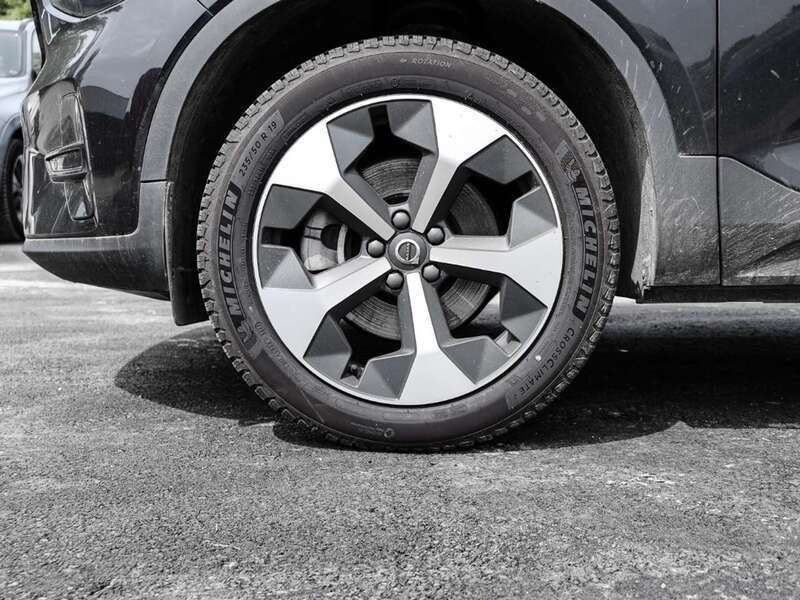 Gebraucht Volvo XC40 Plus 163 PS (119 kW) 2023 Schwarz SUV