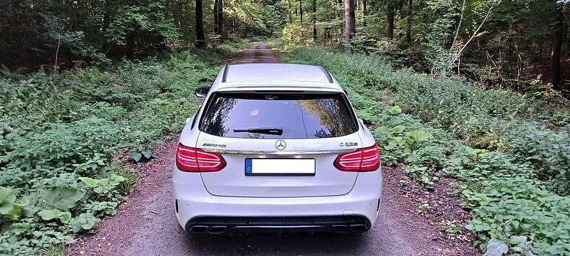Weiß Gebraucht 2016 Mercedes C63 AMG AMG Kombi | 40.500 € (Superpreis) - Bild 1/4