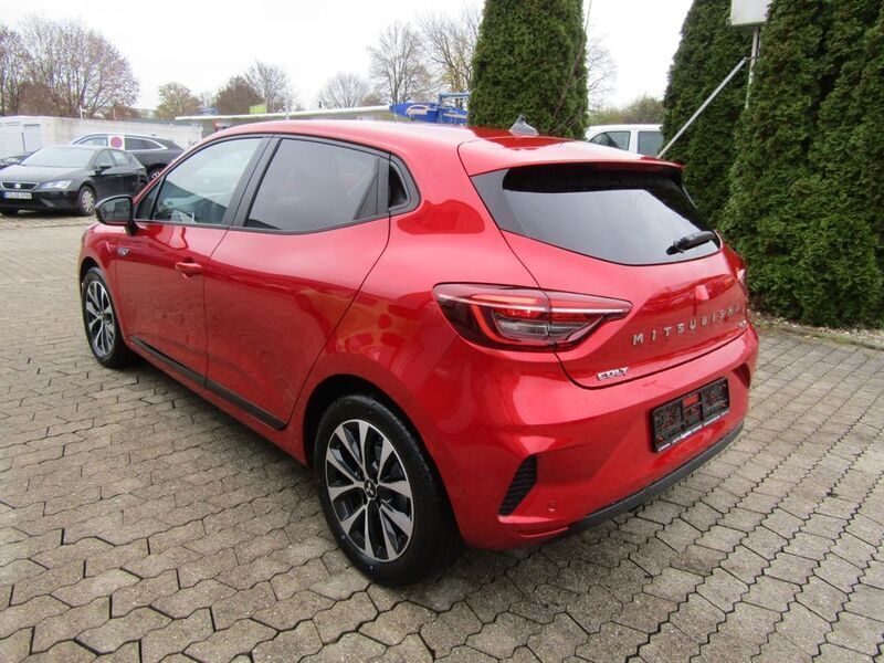 Gebraucht Mitsubishi Colt Plus 143 PS (105 kW) 2024 Rot Limousine