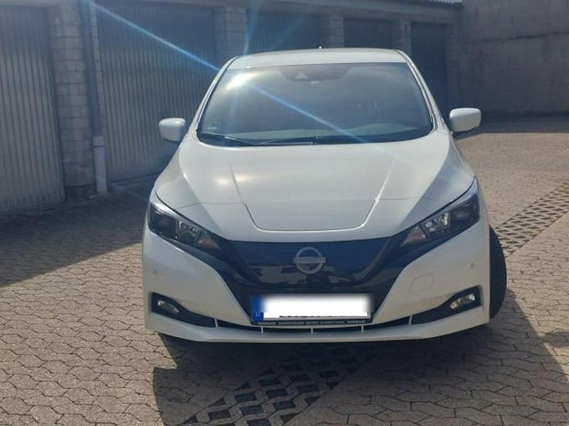 Weiß Gebraucht 2022 Nissan Leaf N-Connecta Kleinwagen | 13.900 € (Superpreis) - Bild 1/4