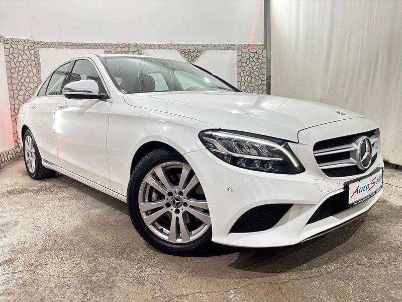 Weiß Gebraucht 2019 Mercedes C200 Limousine | 17.171 € (Etwas zu teuer) - Bild 1/4