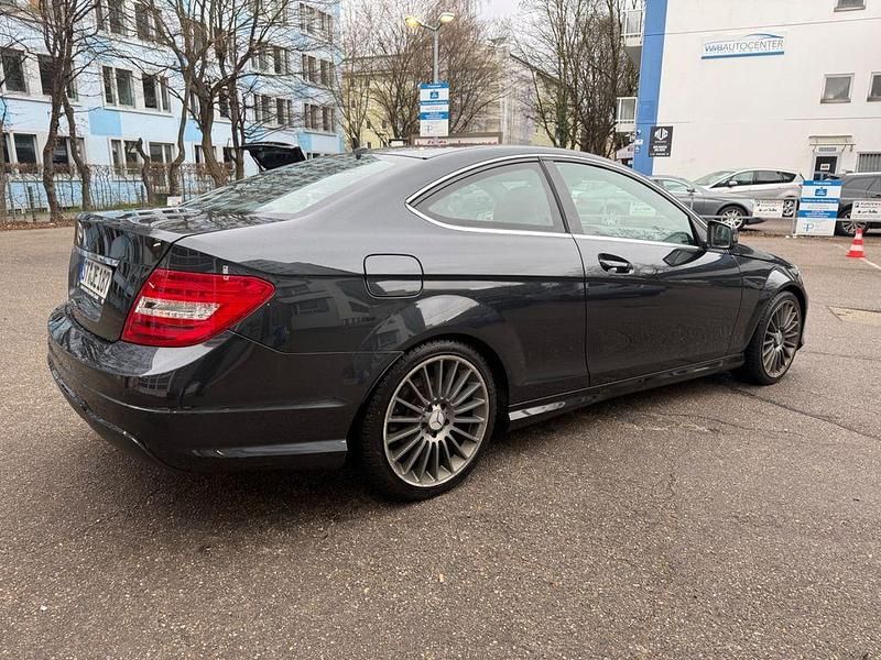 Gebraucht Mercedes C220 AMG 190 PS (139 kW) 2012 Schwarz Coupé