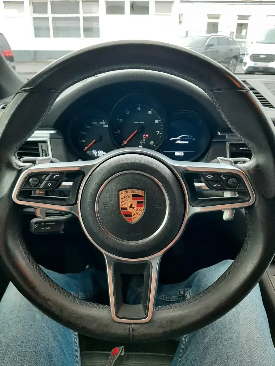 Gebraucht Porsche Macan 252 PS (185 kW) 2018 Schwarz SUV