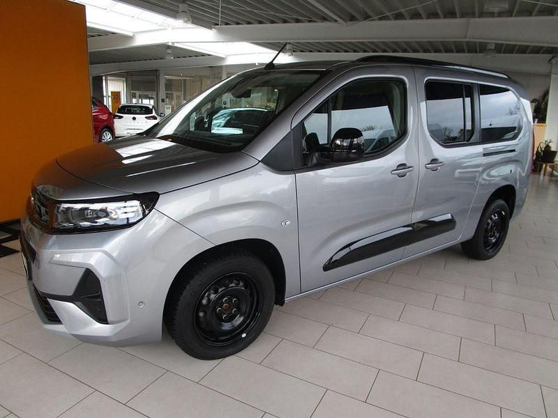 Grau Gebraucht 2024 Opel Combo Life Van / Kleinbus | 31.480 € - Bild 1/4