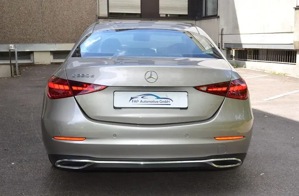 Gebraucht Mercedes C220 Avantgarde 200 PS (147 kW) 2021 Silber Limousine