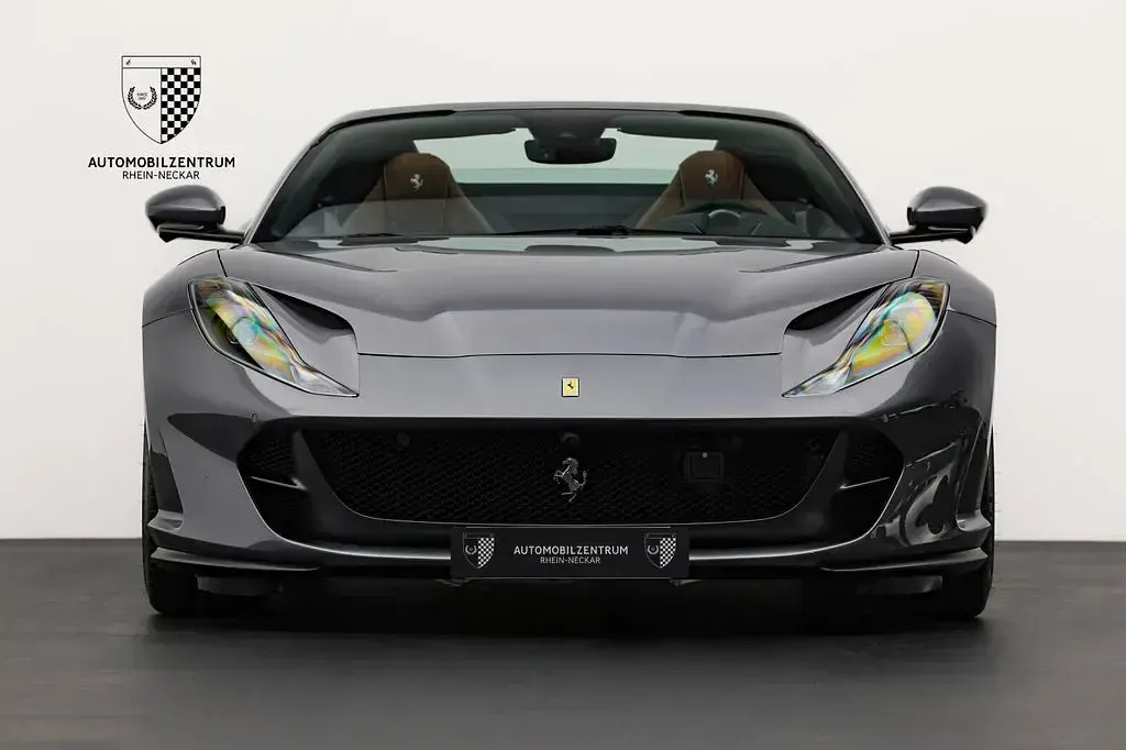 Gebraucht Ferrari 812 799 PS (587 kW) 2023 Grau Cabrio