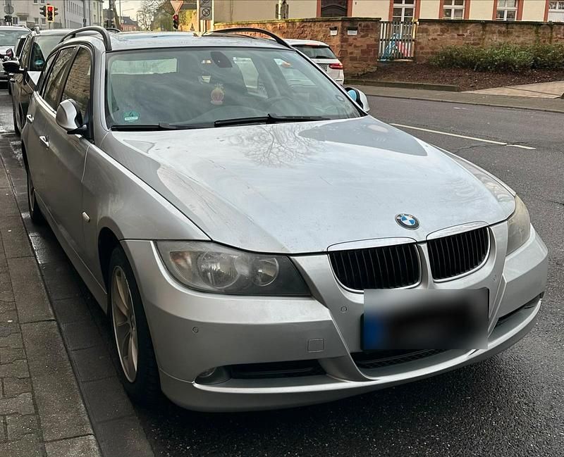 Gebraucht BMW 320 150 PS (110 kW) 2007 Grau Kombi