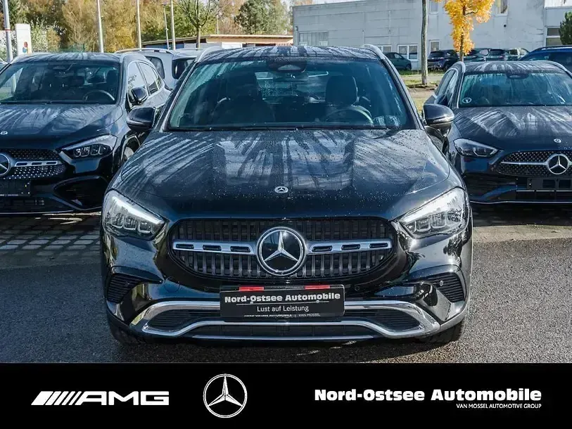 Gebraucht Mercedes GLA200 Progressive 150 PS (110 kW) 2025 Schwarz SUV