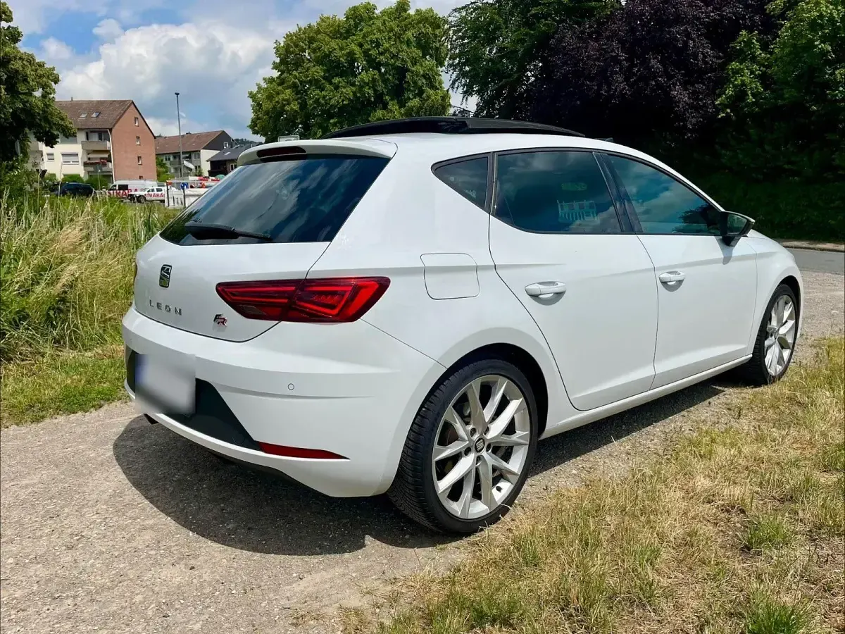 Gebraucht Seat Leon FR 179 PS (131 kW) 2017 Weiß Limousine