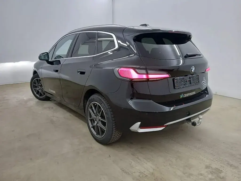Gebraucht BMW 218 Active Tourer Luxury Line 150 PS (110 kW) 2023 Schwarz Van / Kleinbus