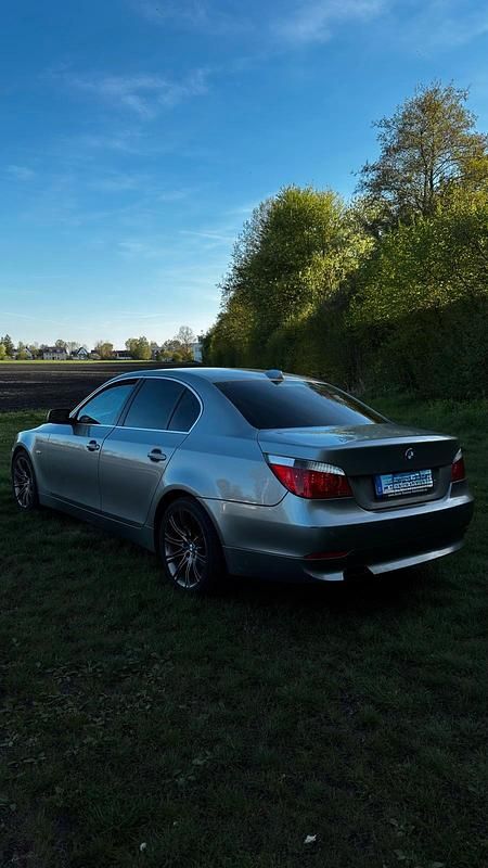 Gebraucht BMW 525 193 PS (141 kW) 2004 Silber Limousine