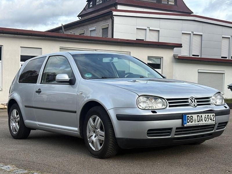 Silber Gebraucht 2002 VW Golf Limousine | 2.250 € (Guter Preis) - Bild 1/4