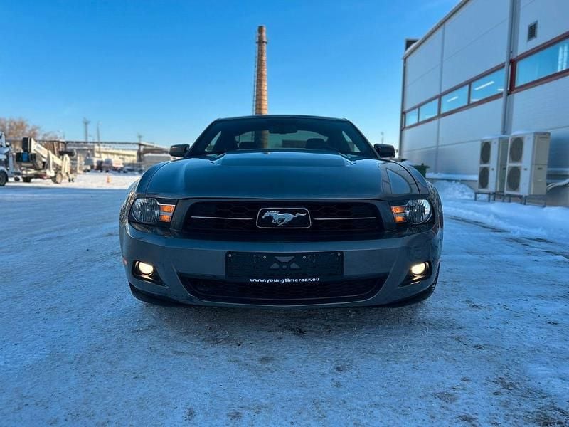 Gebraucht Ford Mustang 213 PS (156 kW) 2010 Grau Cabrio