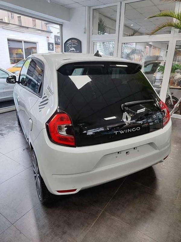 Gebraucht Renault Twingo Urban Night 65 PS (47 kW) 2024 Quartz white Kleinwagen