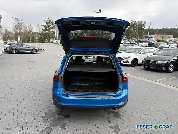 Gebraucht Ford Focus Vignale 155 PS (114 kW) 2023 Dynamicblue metallic Kombi