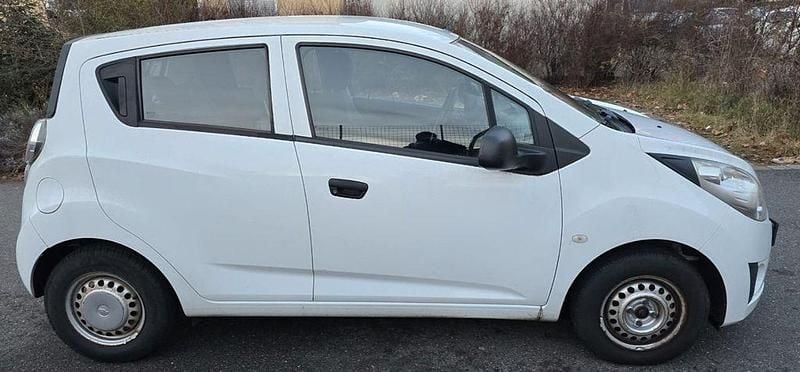 Weiß Gebraucht 2012 Chevrolet Spark Kleinwagen | 1.950 € (Guter Preis) - Bild 1/4