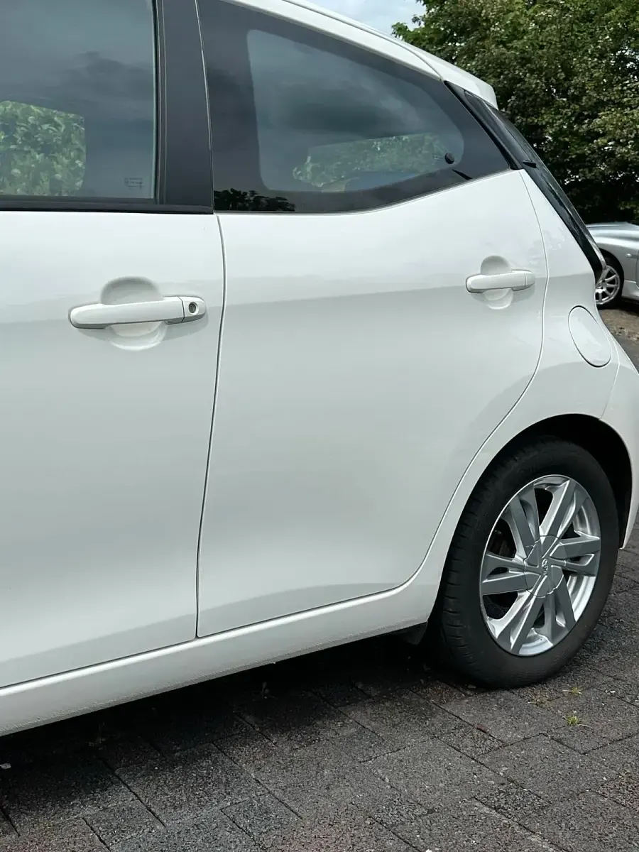 Gebraucht Toyota Aygo 69 PS (50 kW) 2017 Weiß Kleinwagen