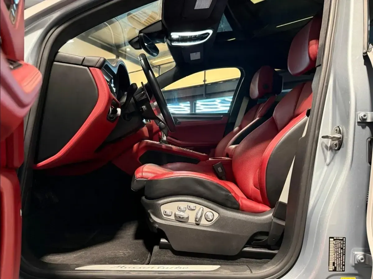 Gebraucht Porsche Macan Turbo Performance Package 400 PS (294 kW) 2017 Silber SUV