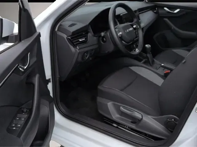 Gebraucht Skoda Kamiq Essence 95 PS (69 kW) 2025 Weiß SUV