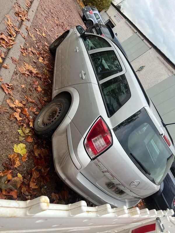 Grau Gebraucht 2010 Opel Astra Kombi | 1.199 € (Superpreis) - Bild 1/4