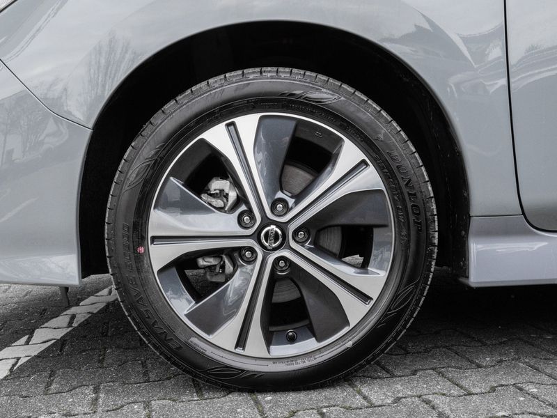 Gebraucht Nissan Leaf Tekna 160 kW (218 PS) 2021 Grau Kleinwagen