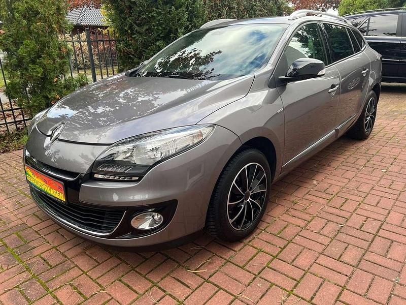 Grau Gebraucht 2013 Renault Mégane GrandTour Bose Edition Kombi | 6.800 € (Fairer Preis) - Bild 1/4