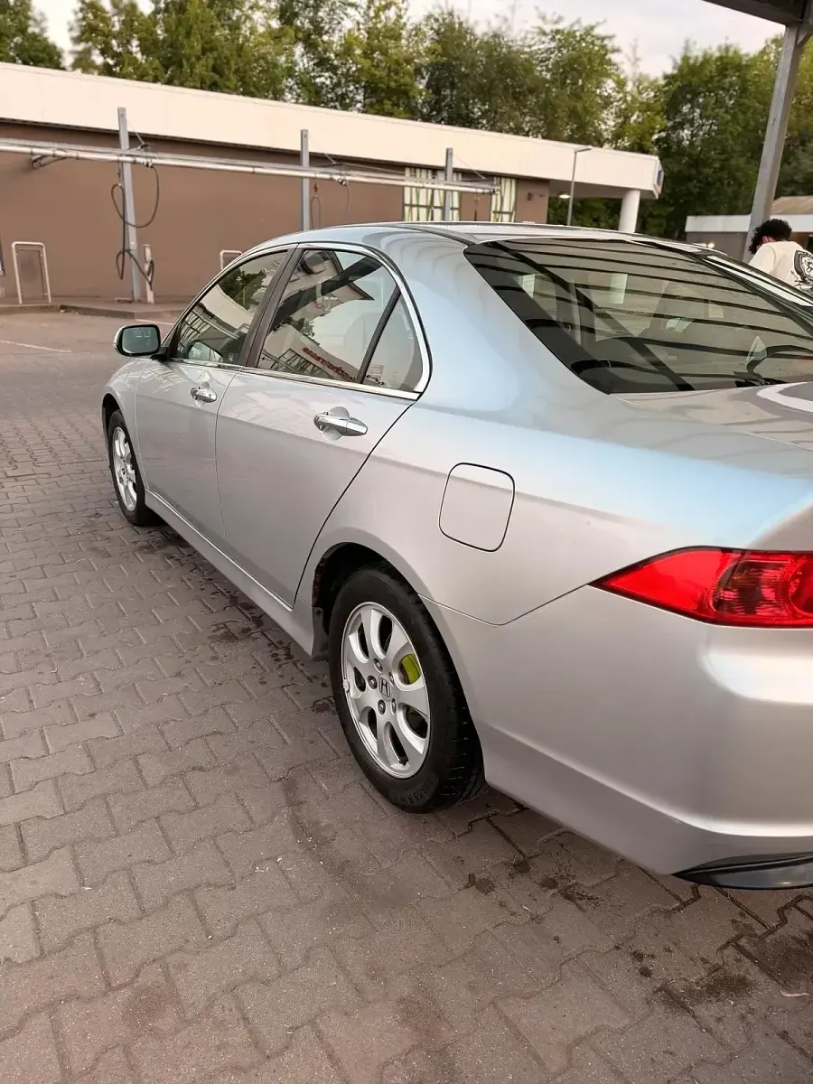 Gebraucht Honda Accord 140 PS (102 kW) 2007 Silber Limousine