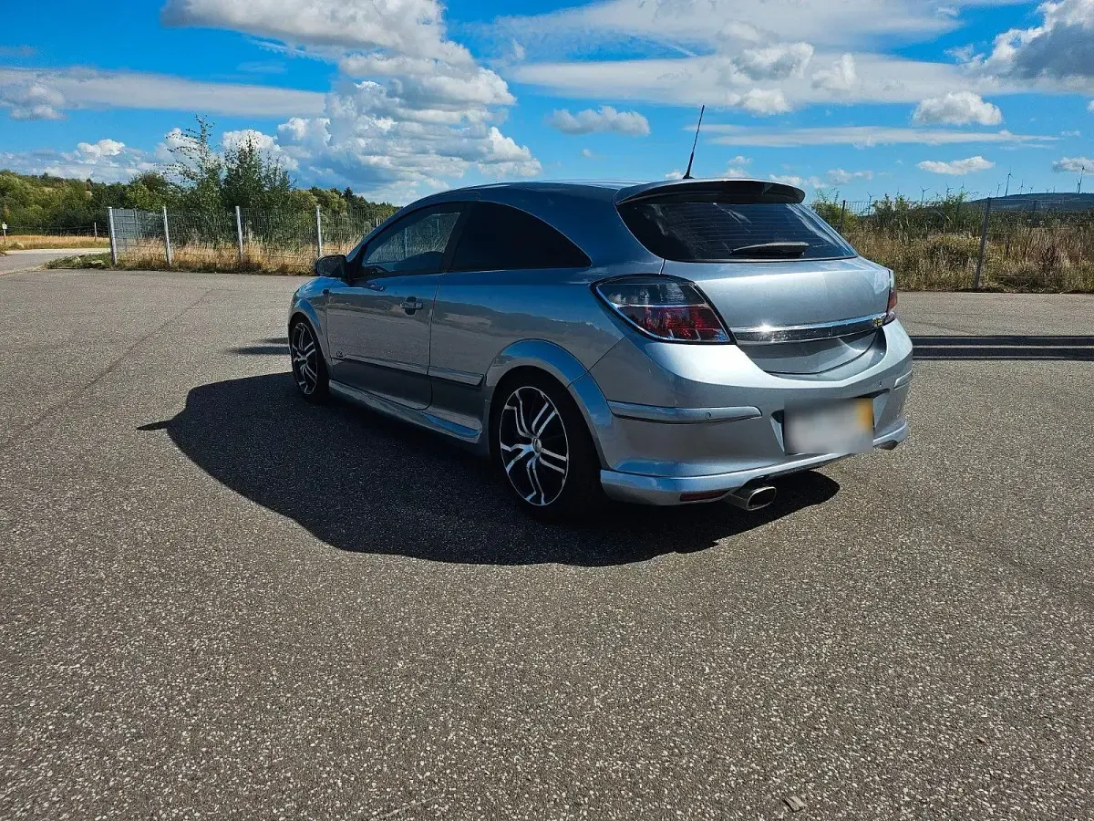 Gebraucht Opel Astra GTC Edition 140 PS (102 kW) 2006 Blau Limousine