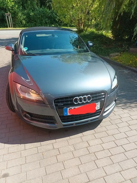Grau Gebraucht 2007 Audi TT Roadster Ambiente Cabrio | 11.490 € (Superpreis) - Bild 1/4