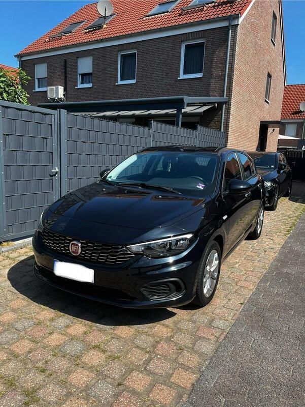 Schwarz Gebraucht 2018 Fiat Tipo Kleinwagen | 8.900 € (Superpreis) - Bild 1/4