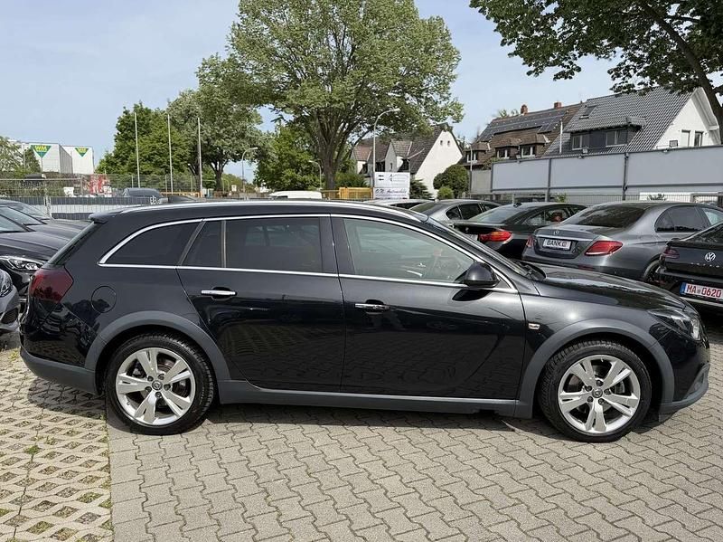 Gebraucht Opel Insignia Basis 170 PS (125 kW) 2016 Graphitschwarz/carbon flash/ Kombi