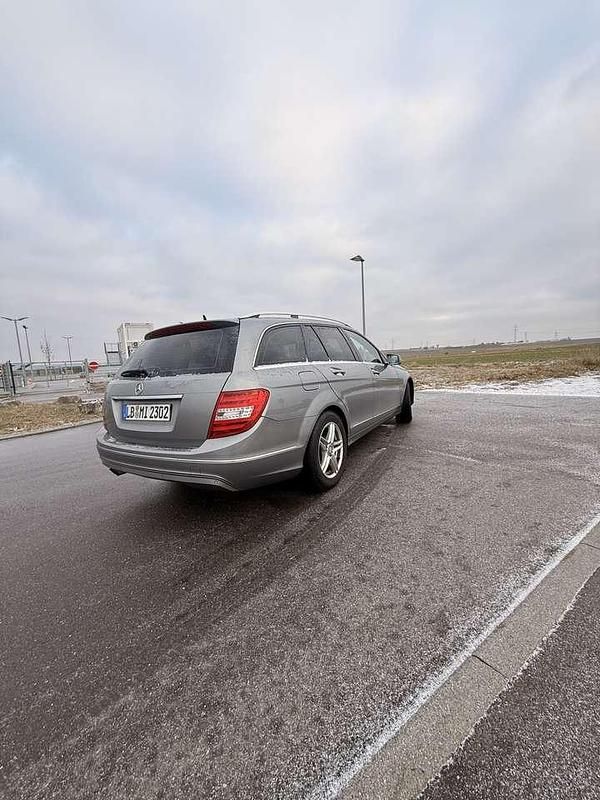 Gebraucht Mercedes C200 Elegance 136 PS (100 kW) 2012 Kombi
