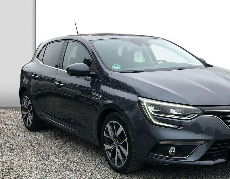 Grau Gebraucht 2018 Renault Mégane IV Bose Edition Limousine | 9.880 € (Superpreis) - Bild 1/4