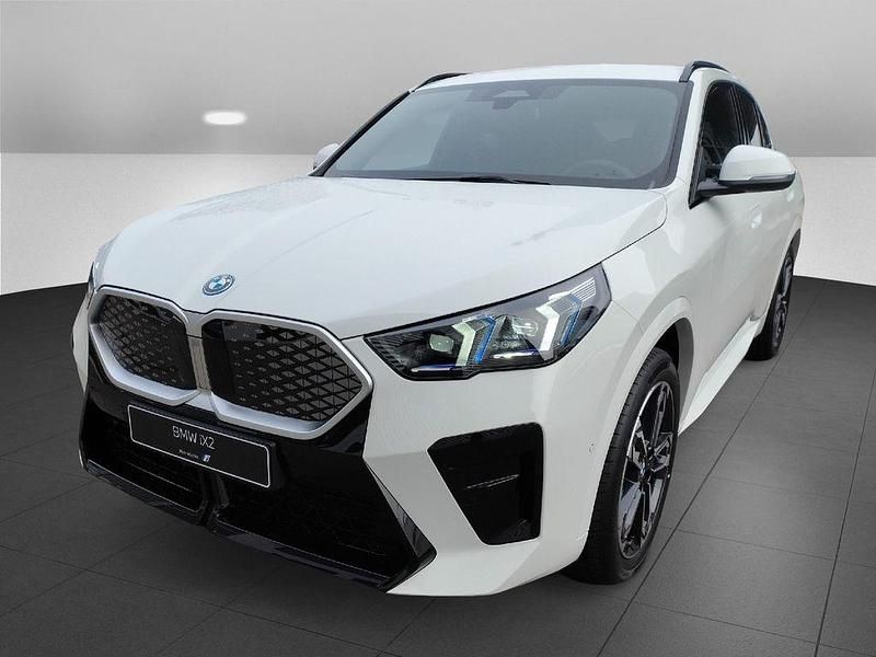 Weiß Neu 2025 BMW iX2 M Sport SUV | 58.020 € - Bild 1/4