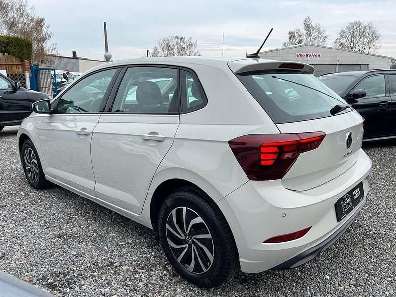 Gebraucht VW Polo Life 95 PS (69 kW) 2023 Grün Kleinwagen