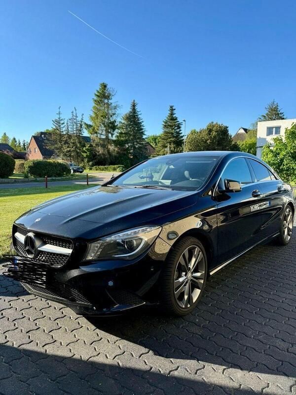 Schwarz Gebraucht 2014 Mercedes CLA180 Limousine | 14.500 € (Fairer Preis) - Bild 1/4