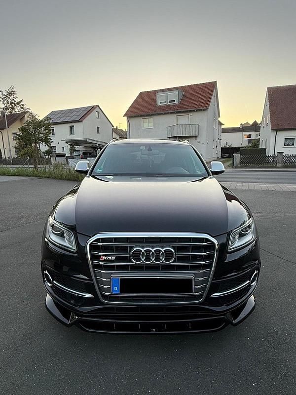 Schwarz Gebraucht 2016 Audi SQ5 Competition SUV | 21.600 € (Etwas zu teuer) - Bild 1/4