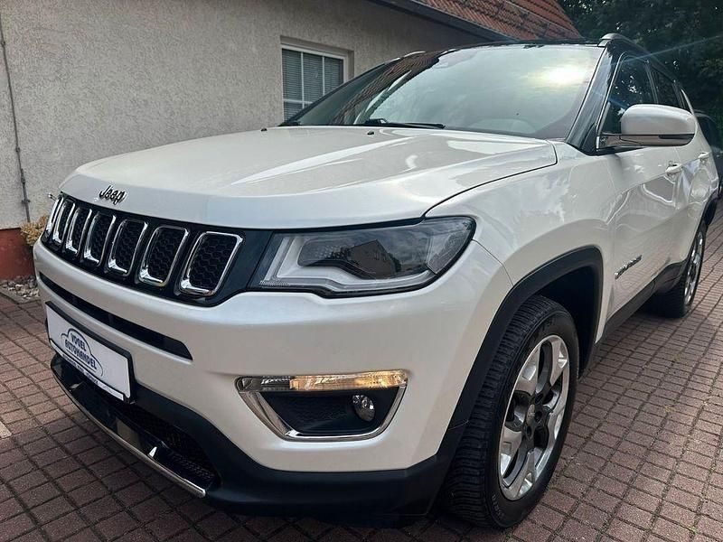 Weiß Gebraucht 2017 Jeep Compass Limited SUV | 17.440 € (Fairer Preis) - Bild 1/4