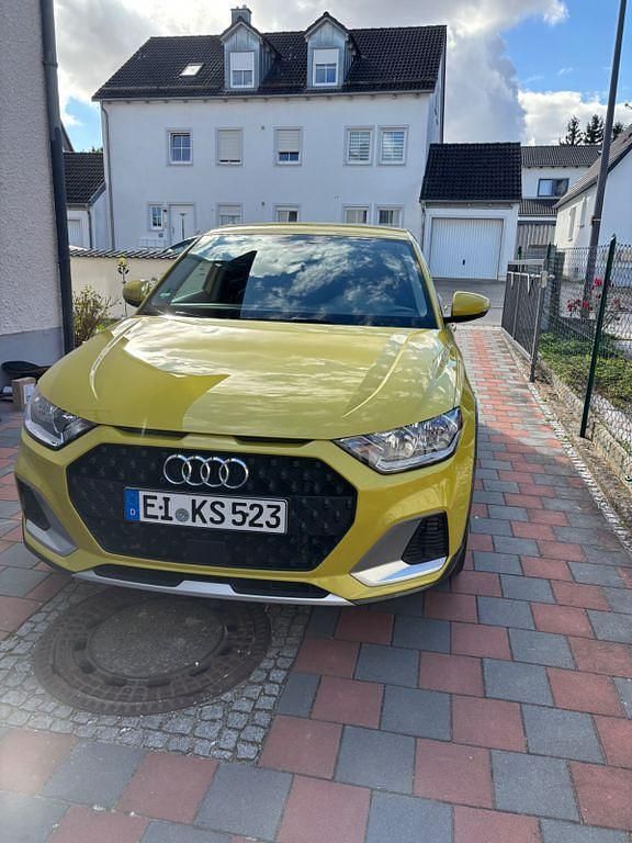 Gelb Gebraucht 2022 Audi A1 Sport Kleinwagen | 20.500 € (Fairer Preis) - Bild 1/4
