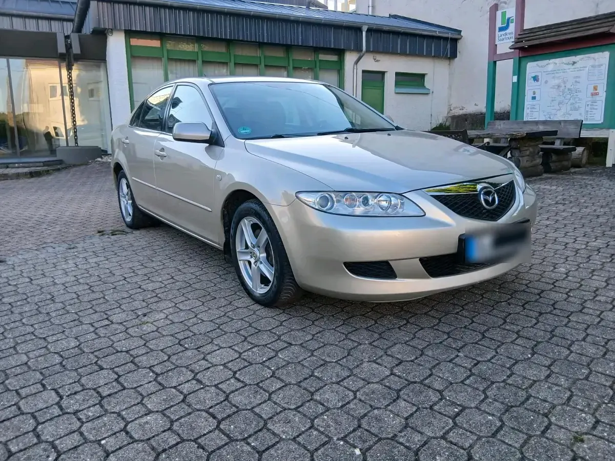 Używany Mazda 6 141 KM (103 kW) 2004 Złoty Sedan/Limuzyna