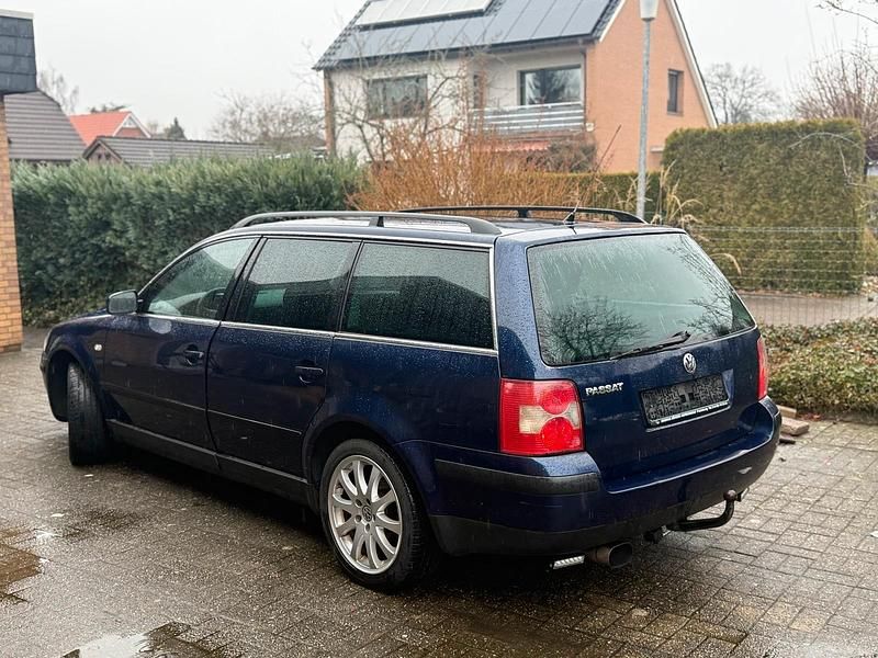 Gebraucht VW Passat 102 PS (75 kW) 2002 Blau Kombi