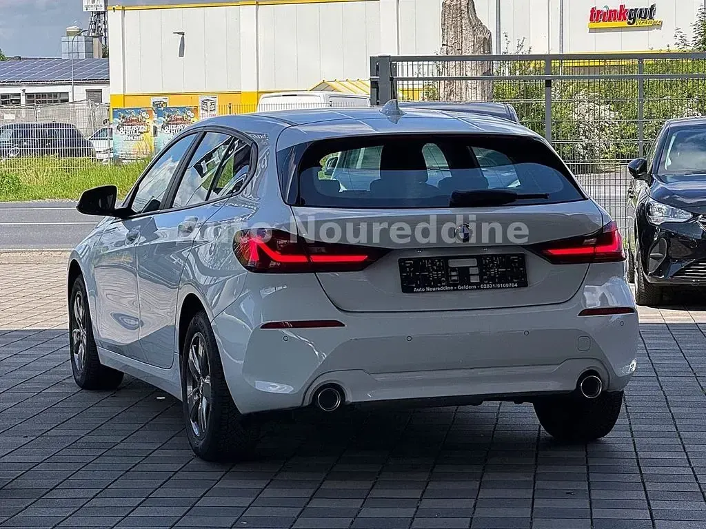 Gebraucht BMW 118 Advantage 150 PS (110 kW) 2022 Weiß Kleinwagen