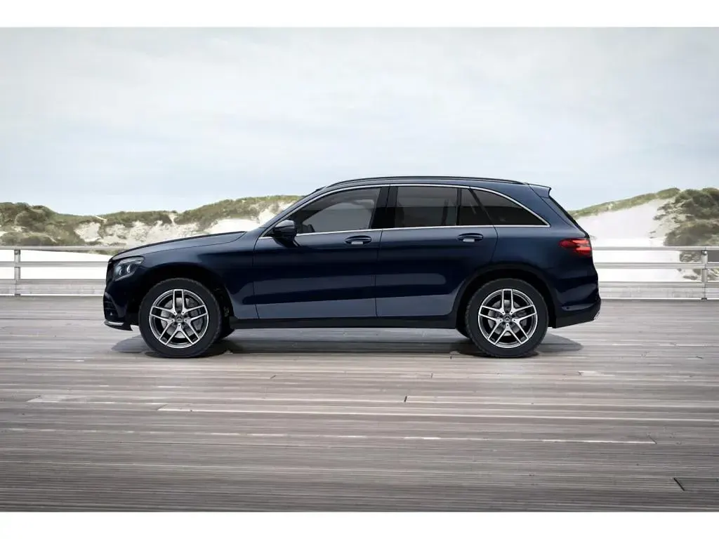 Gebraucht Mercedes GLC250 AMG 211 PS (155 kW) 2017 Manufaktur exklusiv cavansitblau metallic SUV