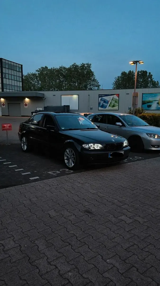 Gebraucht BMW 318 143 PS (105 kW) 2004 Schwarz Limousine