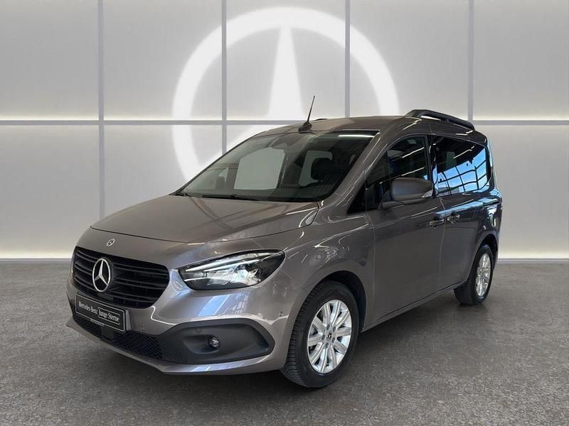 Grau Gebraucht 2023 Mercedes Citan 112 Progressive Kombi | 26.930 € (Etwas zu teuer) - Bild 1/4