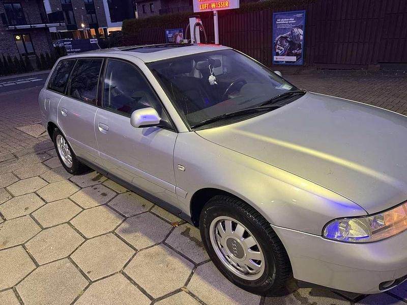 Gebraucht Audi A4 116 PS (85 kW) 2000 Grau Kombi