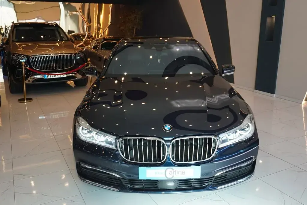 Usado BMW 740 258 HP (189 kW) 2017 Azul Sedan