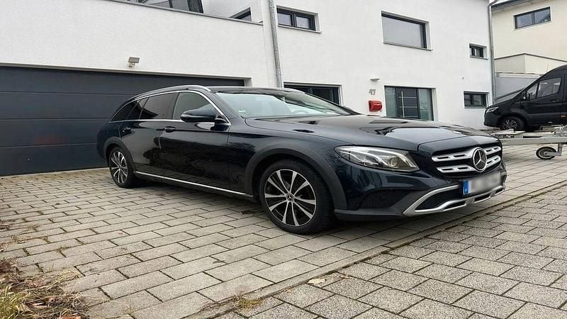 Gebraucht Mercedes E220 All-Terrain 194 PS (142 kW) 2017 Schwarz Kombi