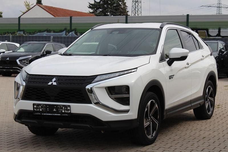 Weiß Gebraucht 2022 Mitsubishi Eclipse Cross SUV | 16.990 € (Guter Preis) - Bild 1/4
