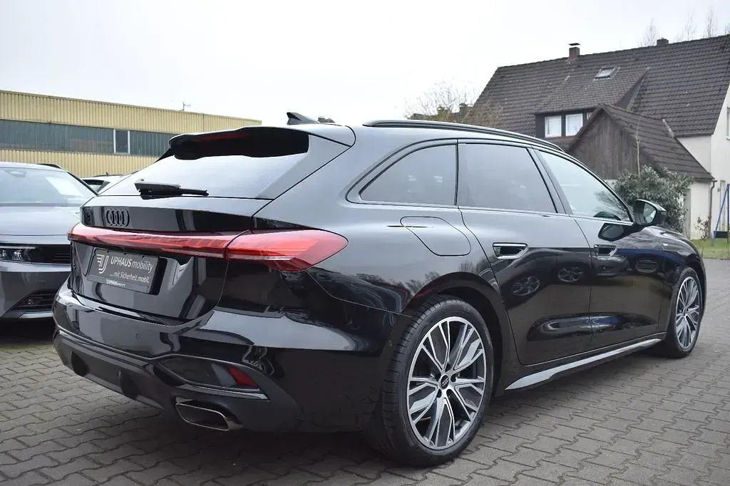 Gebraucht Audi A5 S-Line 204 PS (150 kW) 2025 Schwarz (mythosschwarz metallic) Kombi